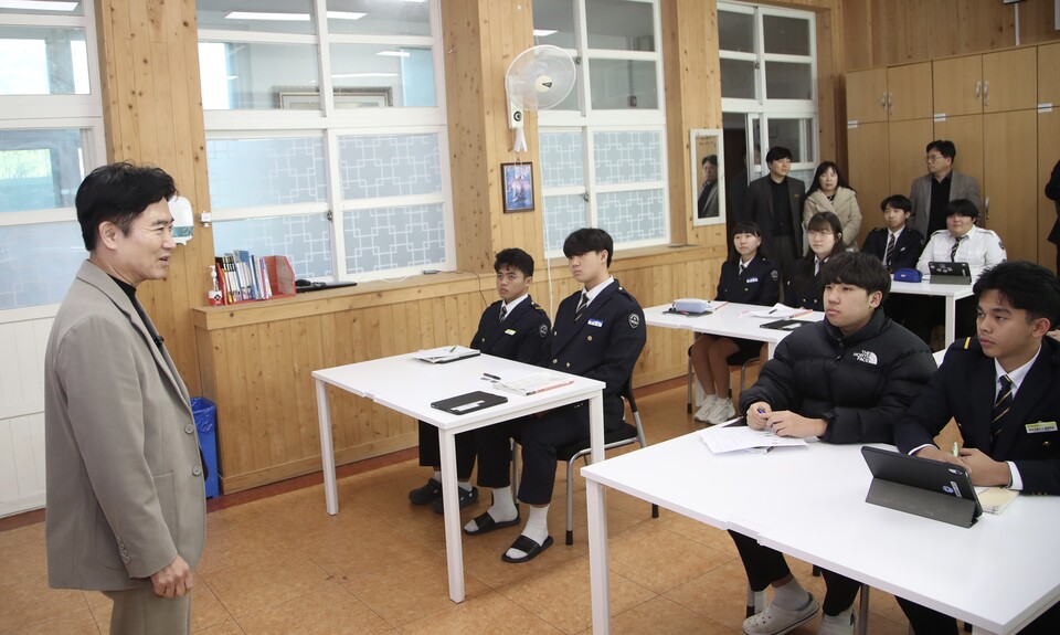 전남교육청, 완도 지역 학교 현장 목소리 청취 - 교육 뉴스 | 코리아NEWS