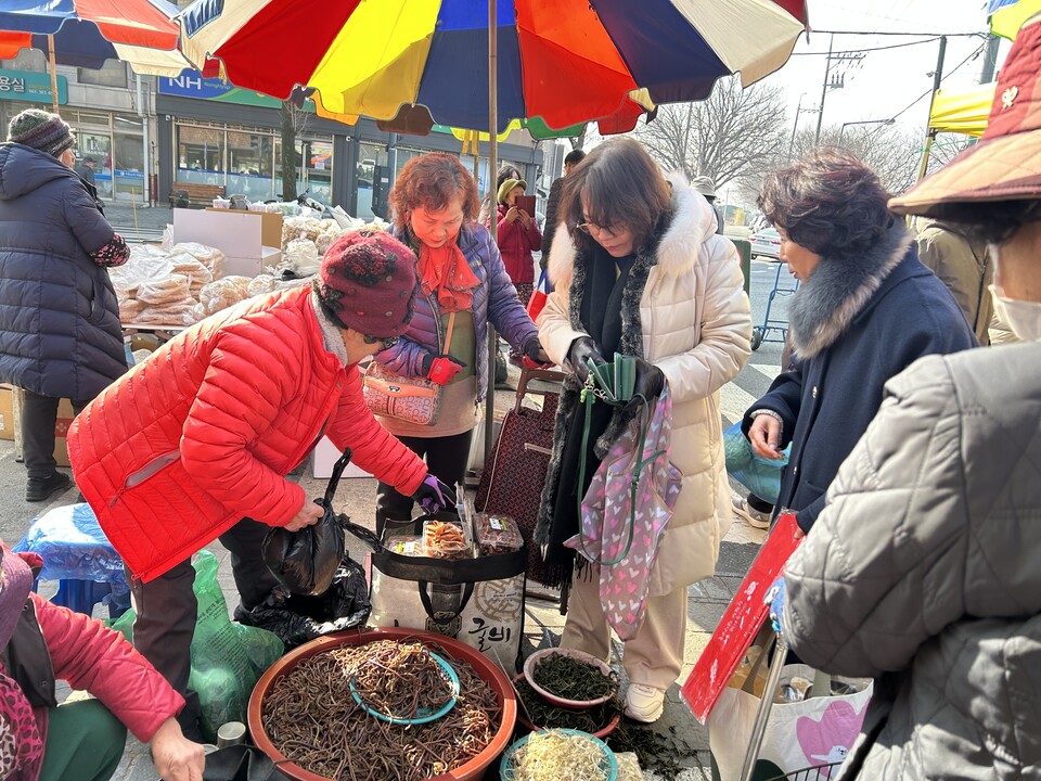 담양교육지원청, 설맞이 전통시장 방문 및 청렴캠페인 전개