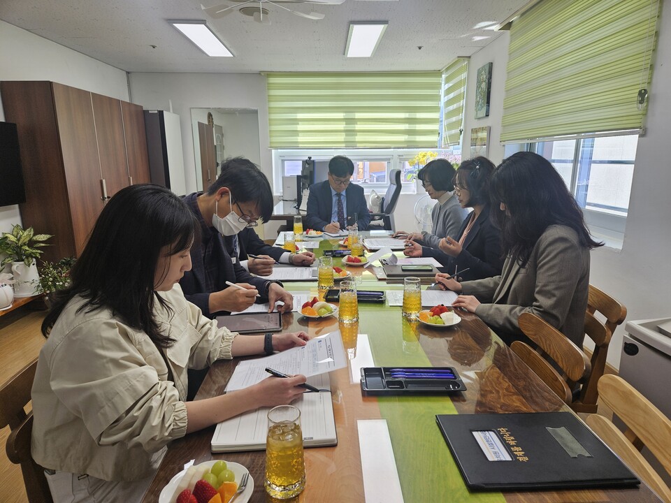 완도교육지원청, '찾아가는 교육장' 현장 소통으로 행정 혁신 - 교육 | 코리아NEWS