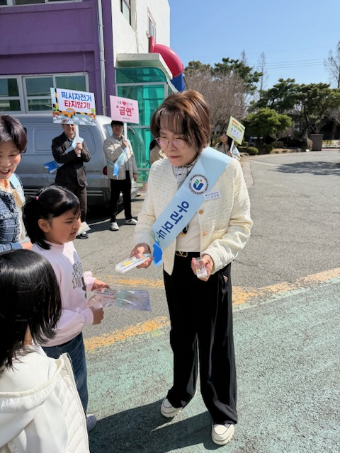 담양교육청, 신학기 맞아 교통안전·흡연예방 및 교육환경보호 캠페인 전개 - 안전 | 코리아NEWS