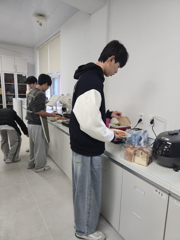 토스트에 담은 소통과 배려, 주암중의 ‘얘들아 아침 먹자!’ - 교육 | 코리아NEWS