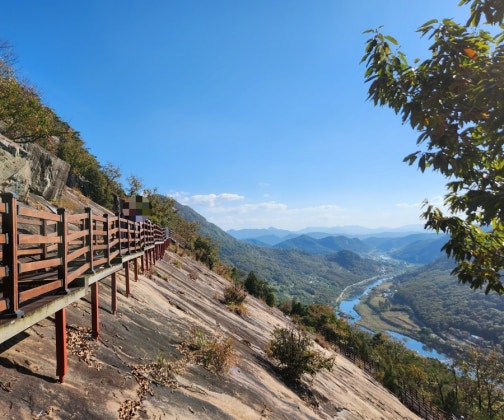 순창 용궐산 하늘길, 절경에 취한 봄 날의 여정 - 문화 | 코리아NEWS