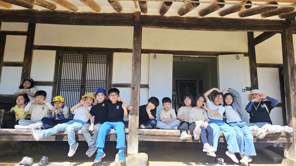 강진 계산초, 영랑 김윤식 시인 숨결 따라 떠나는 문학 기행 - 교육 | 코리아NEWS