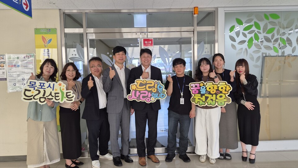 목포교육지원청, 스승의날 맞아 지역 돌봄 기관에 감사 방문