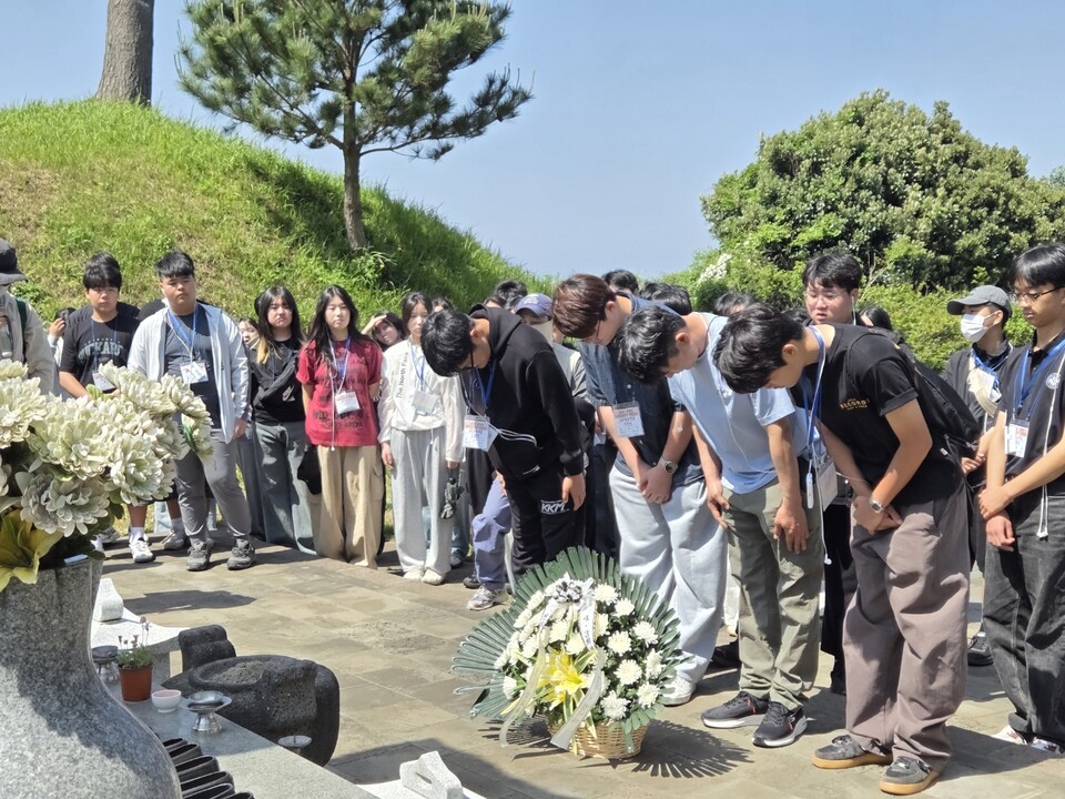 전남 중학생들, 제주4·3 역사의 현장을 걸으며 평화의 소념 품다 - 교육 | 코리아NEWS