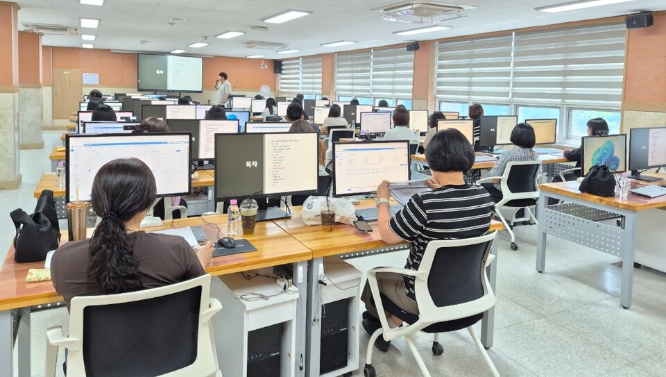 전남교육청, 교육공무직 급여 행정 ‘전문성’ 강화…순회 연수 착수 - 교육 | 코리아NEWS