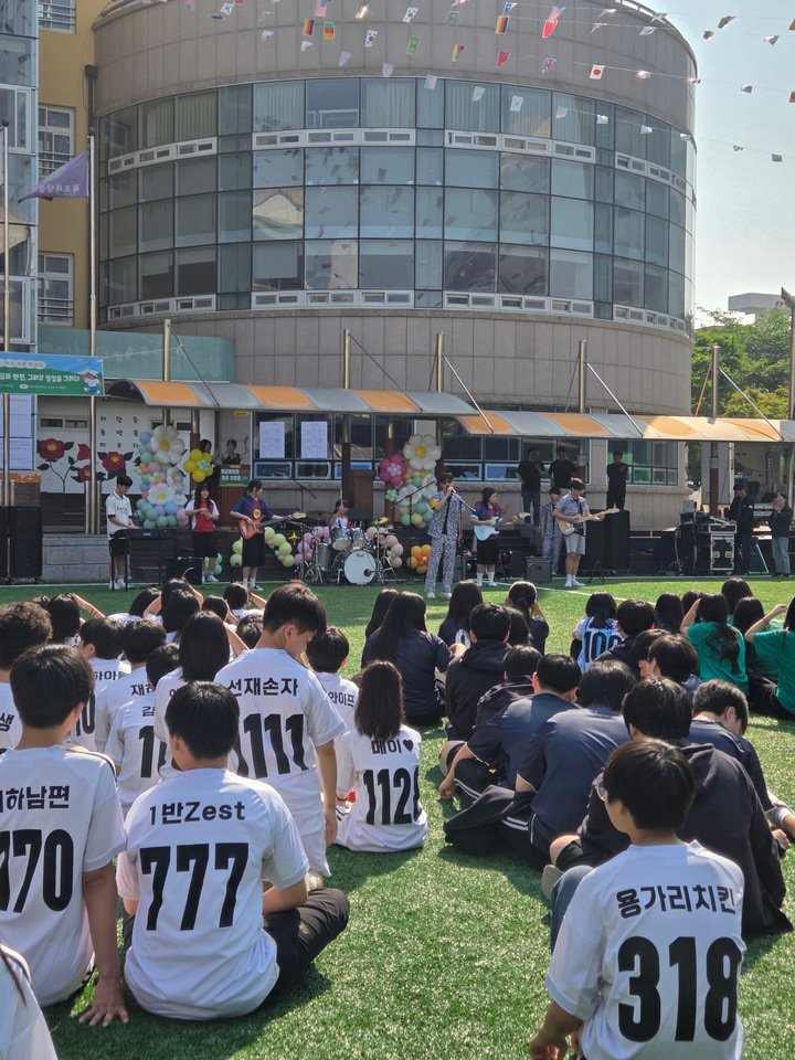 목포하당중, ‘2026 하당 비전 한마당’ 개최…학교폭력 추방·진로체험 ‘화합’ - 교육 | 코리아NEWS