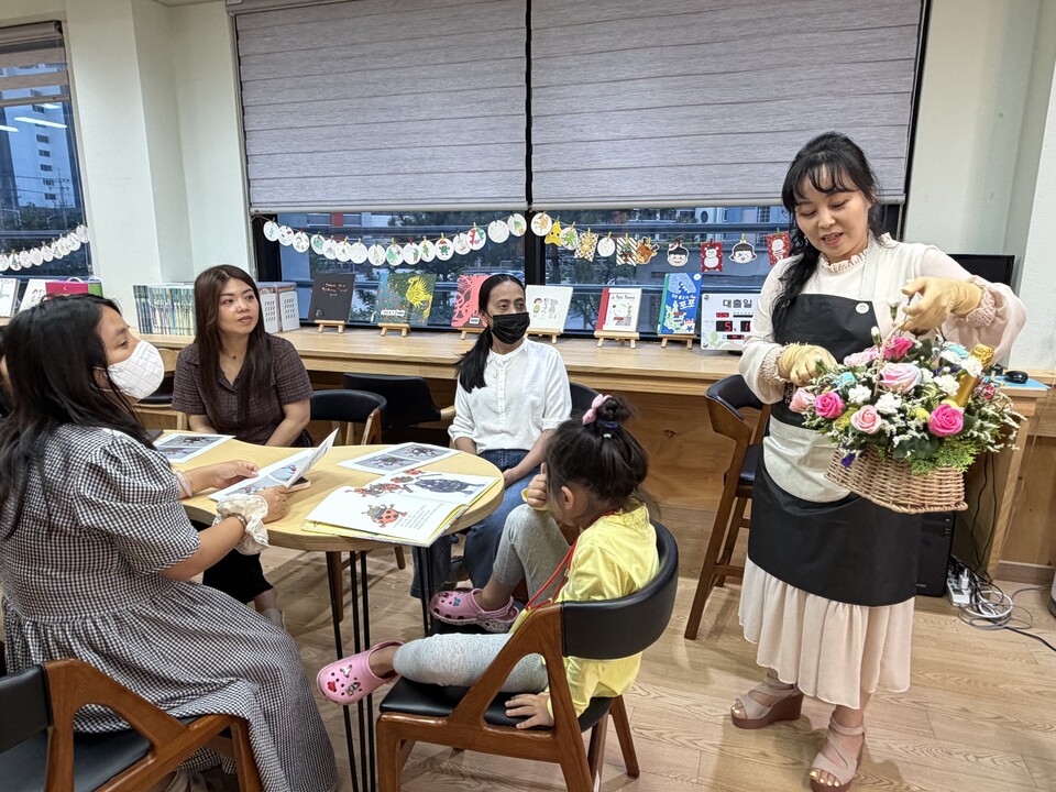 광양중진초, 이주배경가정 학부모와 꽃으로 소통하고 정서 지원