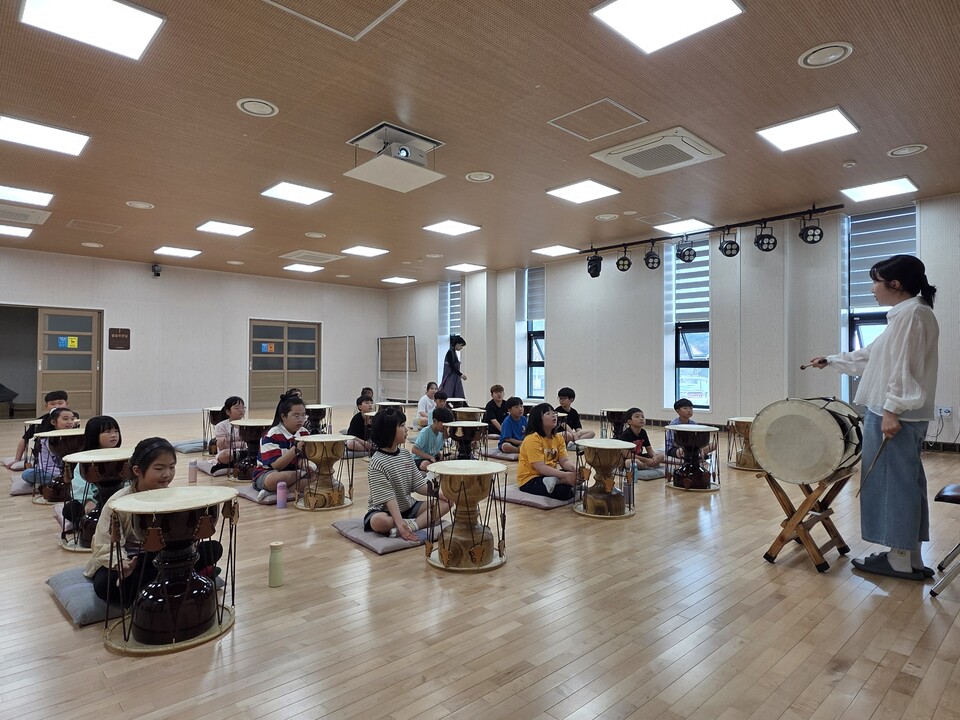 옥과초 3학년, 장구와 전래동요로 전통문화의 흥과 멋을 배우다