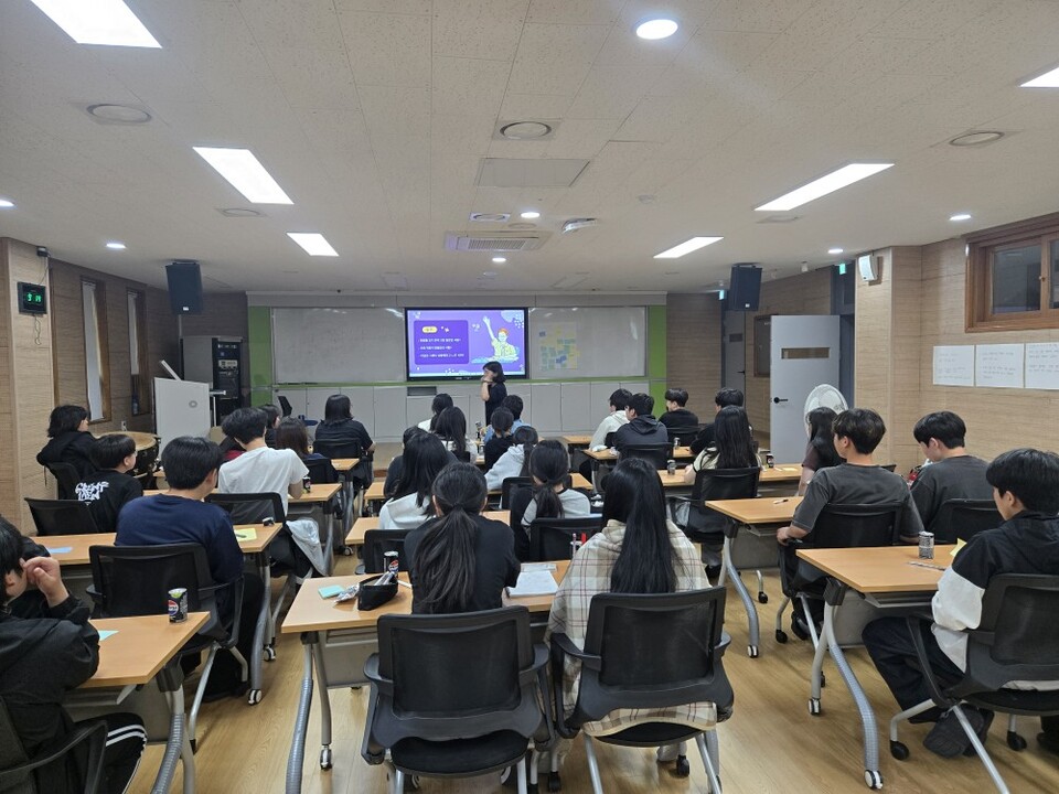 청람중, 3학년 대상 자기주도적 진로탐색 프로젝트 성료 - 교육 | 코리아NEWS