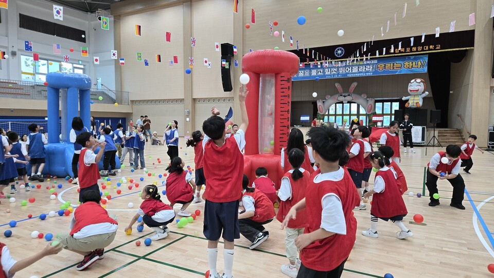 푸른 꿈을 품고 뛰어오른 목포서산초, 우리는 하나 체육대회 성황 - 교육 | 코리아NEWS