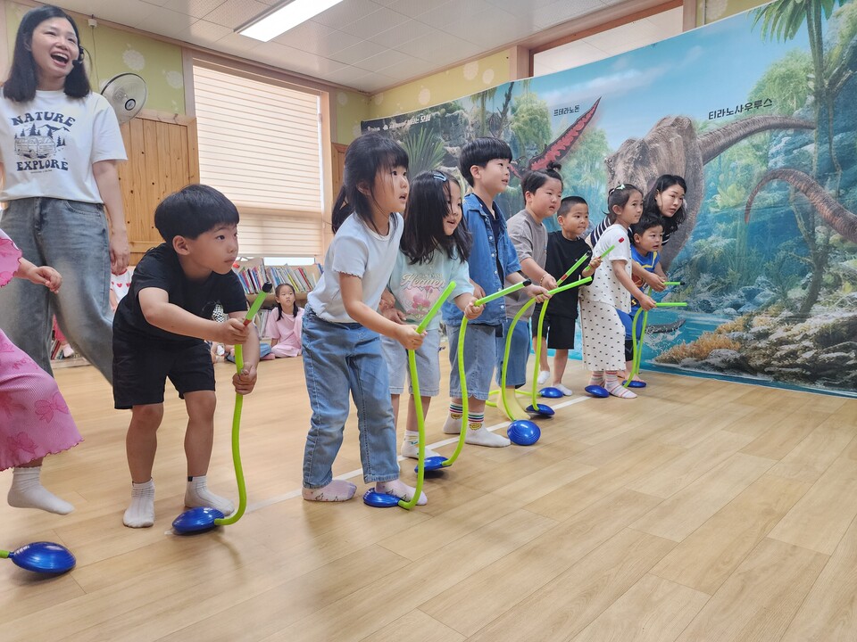 보성교육지원청, 유아 과학 호기심 자극하는 '똑똑 과학 교실' 개강 - 교육 | 코리아NEWS