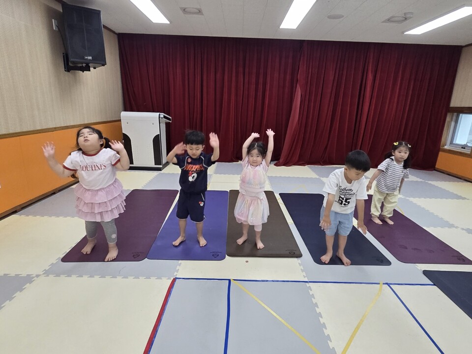 예울초병설유, 교사 순회형 놀이 프로그램 구축…방과후 특색유치원 운영 - 교육 | 코리아NEWS