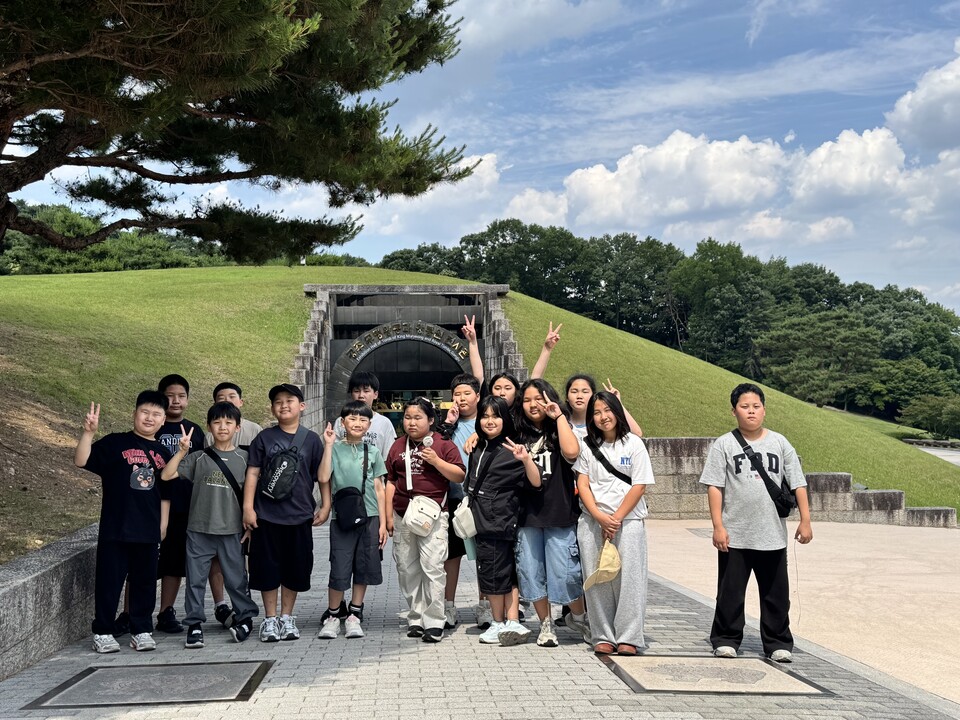 군동초, 백제 역사와 미래 진로를 잇는 충청권 체험 성료 - 교육 | 코리아NEWS