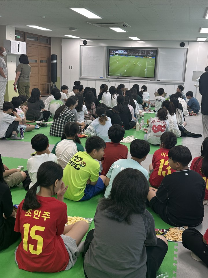 담양동초, 월드컵 응원전 열기 후끈! 대한민국 역전승에 학교가 들썩 - 교육 | 코리아NEWS