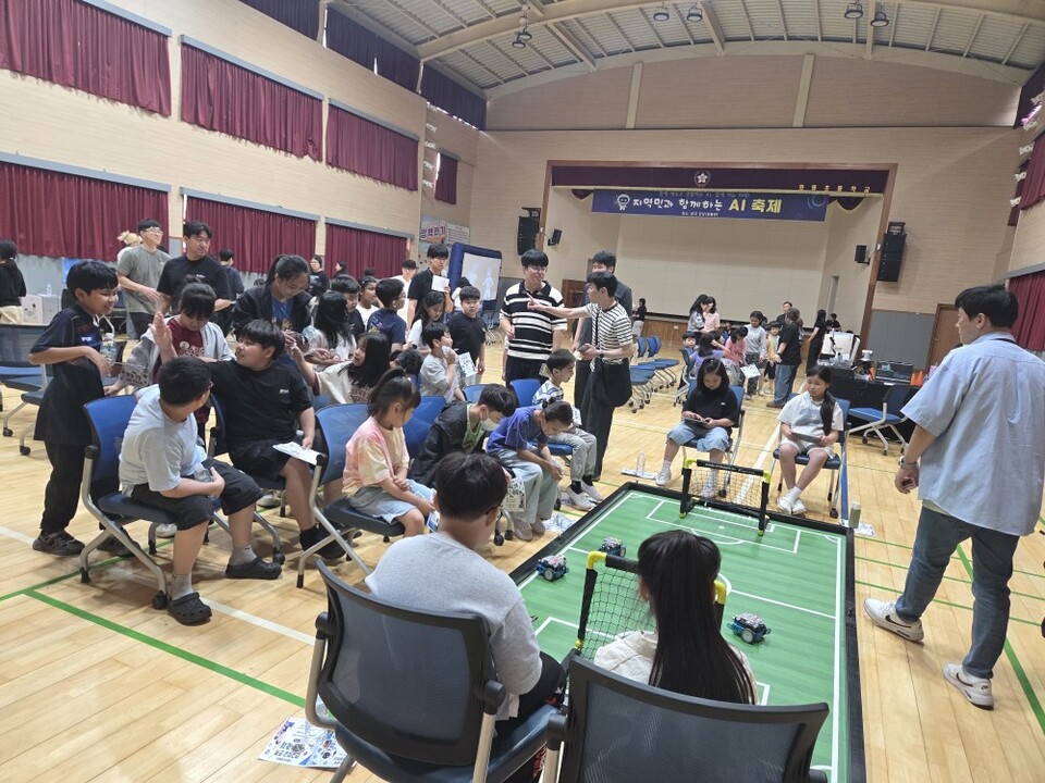 해남 화원초, 미래 기술 체험하는 ‘AI 축제’ 열려 - 교육 | 코리아NEWS