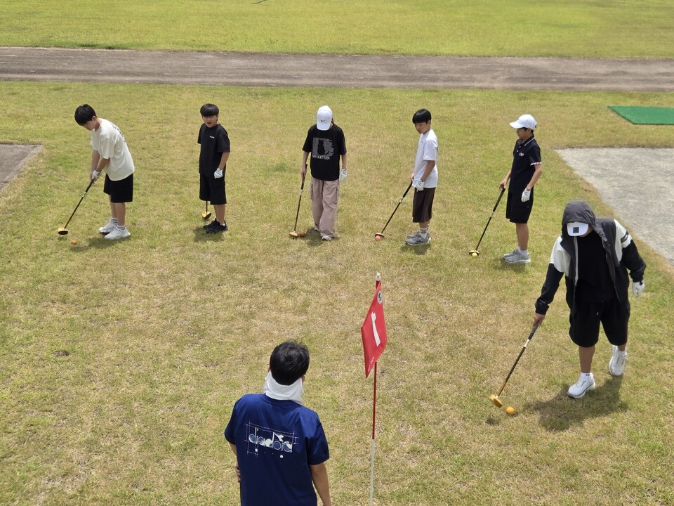 소규모 학교의 새로운 도약, 영암도포중 ‘파크골프’로 활력 찾아 - 교육 | 코리아NEWS