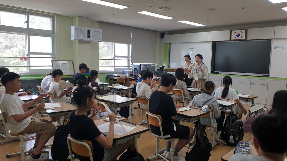성산초, SDGs 주제로 ‘그림책 작가’ 변신…지구를 살리는 꿈 - 교육 | 코리아NEWS