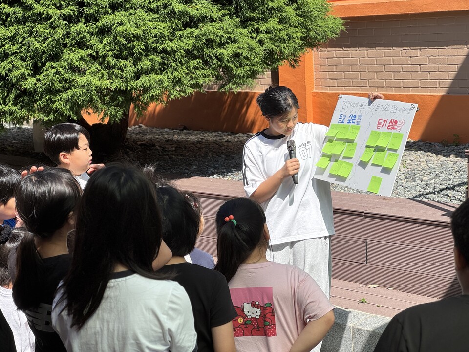 신전초, 아스팔트에 피워낸 ‘존중의 말’…학생들 마음 울리다